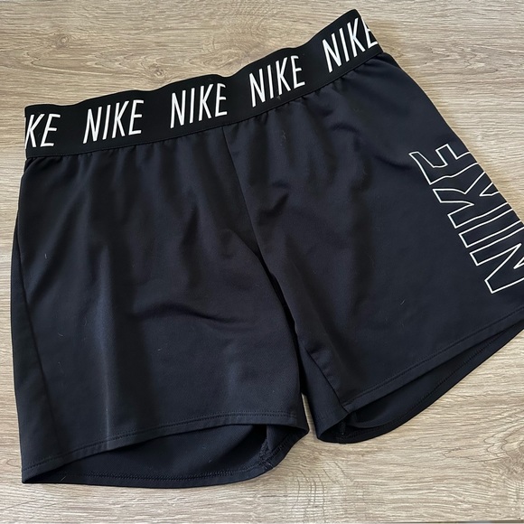 Nike Other - Nike XL Black Elastic Waist Logo Athletic Pull On Unlined Shorts